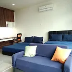Mount Austin 8 Homestay For Couple Stay